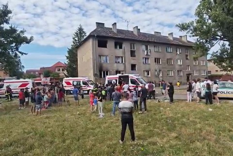 [multi] poziar bytoveho domu filakovo 351