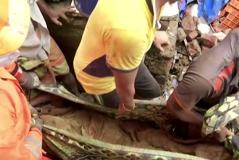 [multi] India Bombaj 3842