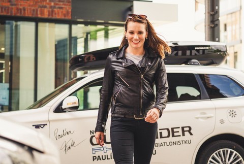 paulina-fialkovaoutlander-phev-2019-28