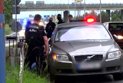 V Poprade chytili osoby, ktoré viezli v aute pervitín.