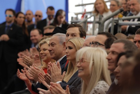 Pozvaní hostia na otvorenie americkej ambsády