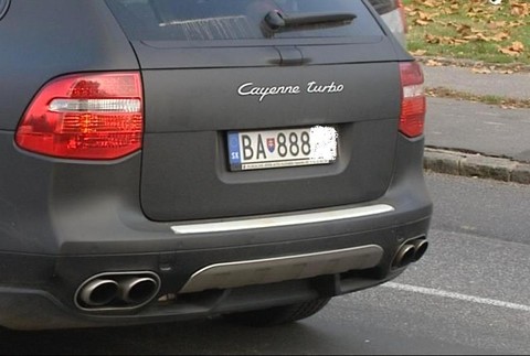 Porsche nehoda Bratislava Ružinov zrážka priechod 1