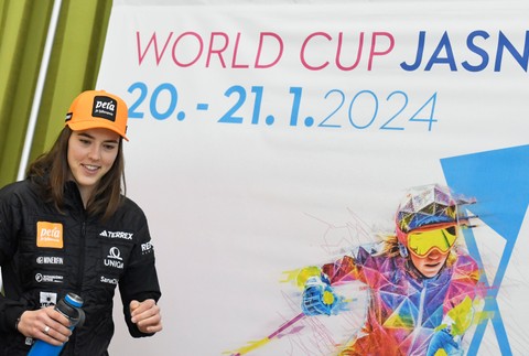 Slovenská zjazdová lyžiarka Petra Vlhová na tlačovej konferencii pred pretekmi Svetového pohára alpských lyžiarok v Jasnej