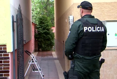 [multi] Polícia preveruje príčiny smrti 42-ročnej ženy 3426