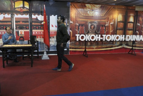 Socha Adolfa Hitlera v indonézskom múzeu vizuálnych efektov.jpg