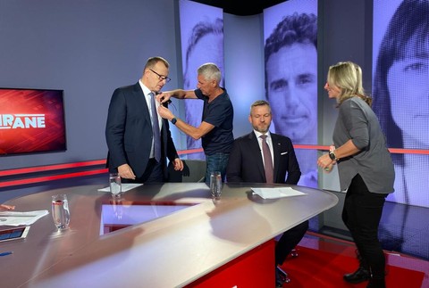 2a2dd744-53f7-4967-b3d4-fadf82fcabb8