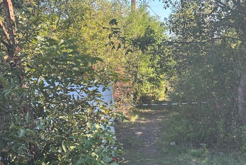 Pri chatrčiach našli mŕtvu ženu