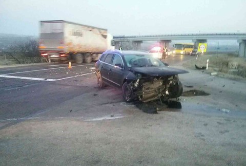 Nehoda pri Trenčíne. Medzi zranenými sú aj deti