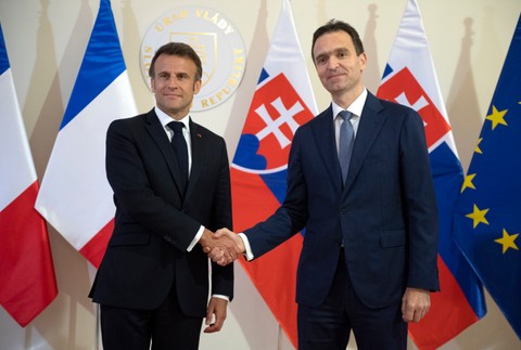 Ľudovít Ódor a Emmanuel Macron stretnutie na Úrade vlády SR (6)