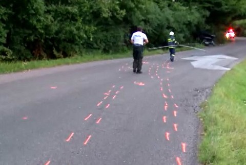 Mladík (25) vyletel s autom z cesty, sedeli v ňom jeho kamaráti. Záchranári posádku v aute ale nenašli