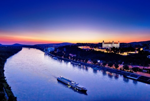 Kempinski Hotel River Park 3