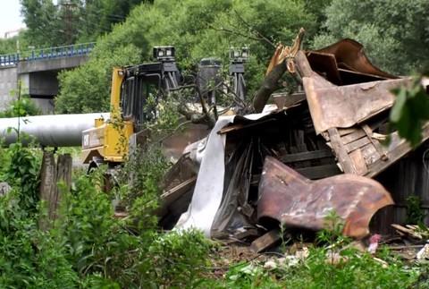 Energetici sa rozhodli pre radikálne riešenie. Nelegálnu osadu zrovnali so zemou1153