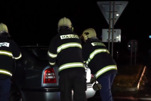 Upršané počasie sa podpísalo pod viacero nehôd. Záchranné zložky sa takmer nezastavili