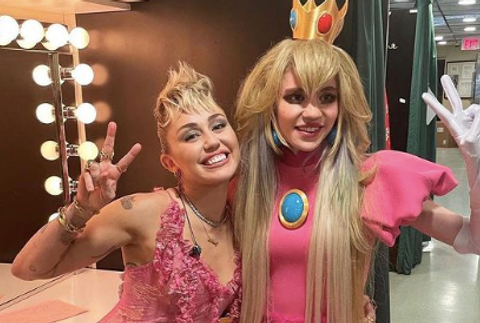 Grimes a Miley Cyrus
