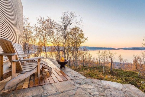 Nórske kabíny s výhľadom na fjordy