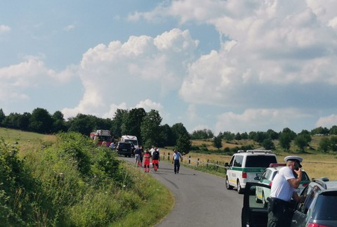 Auto zrazilo cyklistov