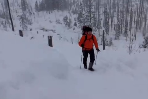 Tatry dostali ďalšiu dávku snehu. Turistické chodníky ohrozujú lavíny 