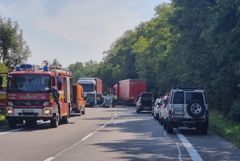 Nehoda kamióna s dodávkou