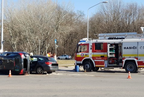 nehoda pri Ekonomickej univerzite