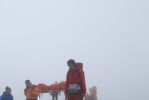 Záchranná akcia so smutným koncom. 65-ročný turista neprežil pád