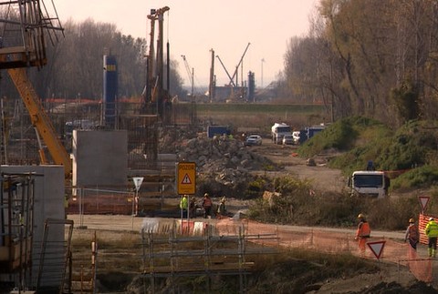 Vodičov čakajú nové diaľnice a rýchlostné cesty. Minister Érsek ale hlási vážny problém