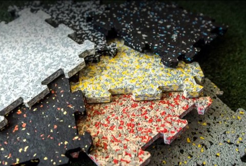 Pneuservisy majú vrchol sezóny. Čo ale robiť s ojazdenými pneumatikami?