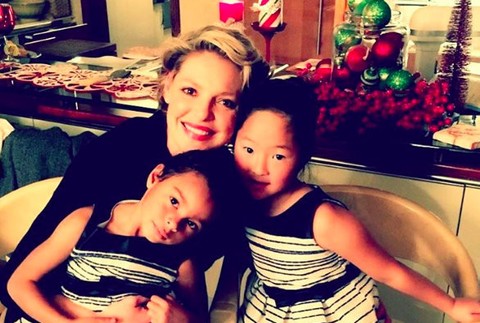 Katherine a jej dve adoptované dcérky