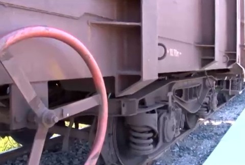 Pašeráci opäť nemali šťastie. Tisícky lacných cigariet ukryli do nákladného vlaku 