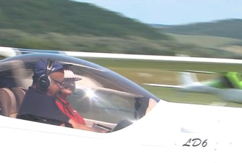 Unikátny stroj, žena navigátorka aj dlhoroční letci. Na východe sa konala navigačná letecká súťaž 