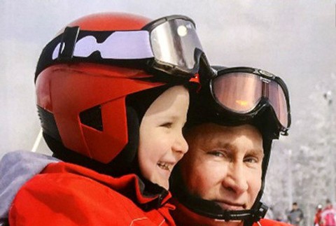 Vladimír Putin_kalendár_lyžiar