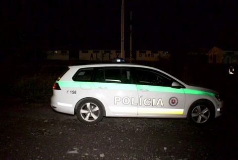 Muž vstúpil pred rozbehnutý vlak. Podľa polície je obeťou cestný pirát