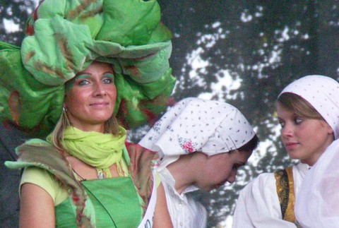 Dni zelá 2011 kapusta žena