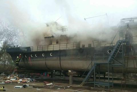 požiar lode v lodenici vo Vlčom hrdle