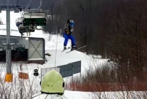 Hasiči zachraňovali uviaznutých lyžiarov