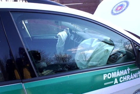 [multi] Nehoda policajti 4149