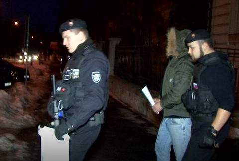 Prípad pokusu o vraždu gelnického podnikateľa opäť na súde. Do väzby poslali šoféra auta