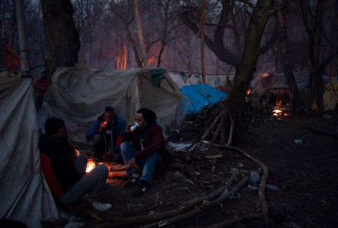 Migranti v patovej situácii. Hranice do Európy majú zatvorené, no nechce ich už ani Turecko