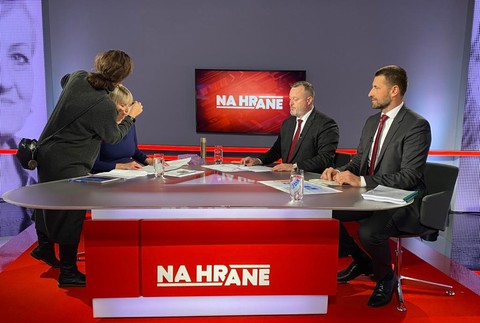 e0b93d15-ae06-44ea-a38b-40730283b58f