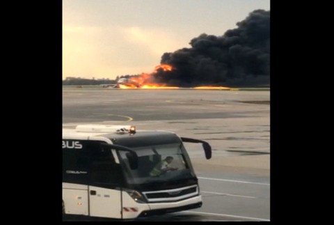 Havária lietadla na letisku. O život prišla viac ako desiatka pasažierov
