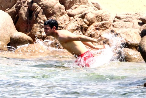 Fabregas skok do vody