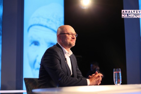 Analýzy Na hrane s Richardom Sulíkom