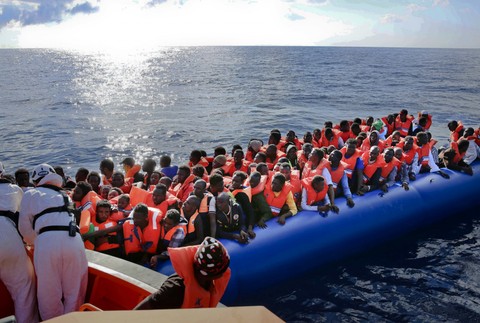 Utečenci, migranti, čln, more