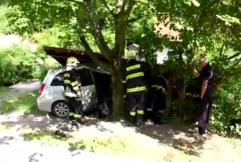 Nehoda 39-ročnej matky malého dieťaťa pri Bystrici. Utrpela vážne zranenie chrbtice