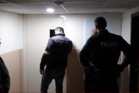 Daňový podvod vo výške 600 000 eur. Polícia zadržala podozrivé osoby