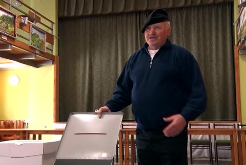 Špeciálne prípravy na voľby. V Medzanoch už nechcú, aby im znovu ukradli urnu