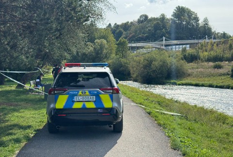 Bezvládne telo muža v Hrone 3