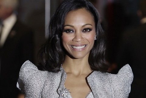 Zoe Saldana, busta, úsmev, špicaté plecia