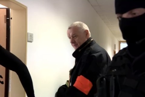 Pred súd sa opäť postavil Lehel Horváth alias Hrobár so synom