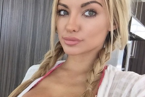Lindsey Pelas