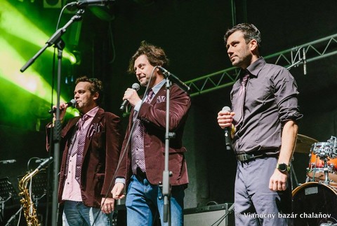 Robo Jakab, Lukáš Latinák, Marián Miezga - Vianočný žúr chalaňov